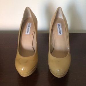 Steve Madden nude leather heels